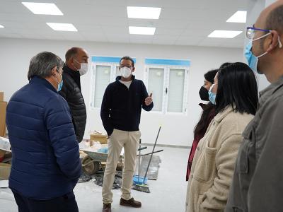 Imagen El presidente de la Diputación toma nota de las necesidades de la Campiña